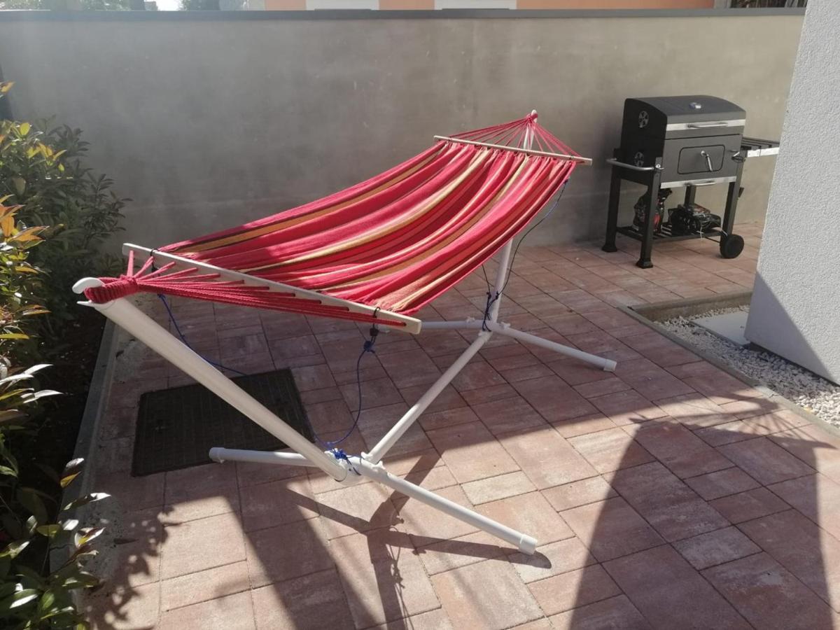 Punta Mary House With Apartment Umag Kültér fotó