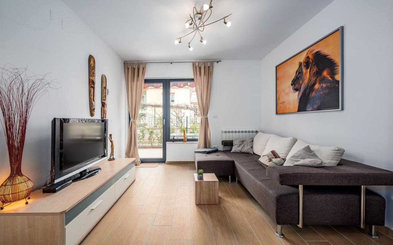 Punta Mary House With Apartment Umag Kültér fotó